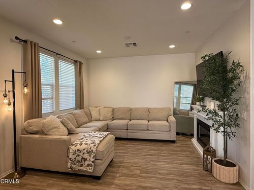 5020 Verdugo Way, Camarillo, CA, 93012-6701 | Card Image