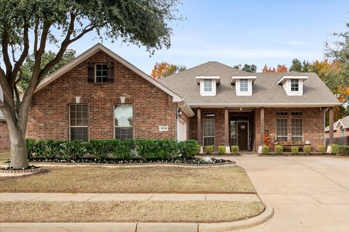 8204 Summerleaf Drive, Arlington, TX, 76001 | Card Image