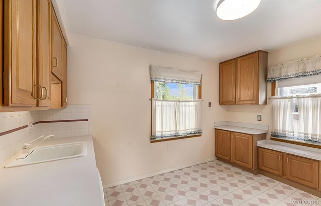 Kitchen | Image 5
