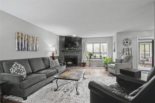 3720 Timberline Dr Ne #2, Cedar Rapids, IA, 52402 | Card Image