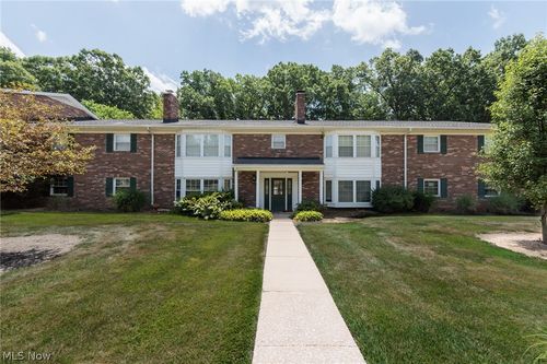202-7020 Carriage Hill Dr, Brecksville, OH, 44141-4421 | Card Image