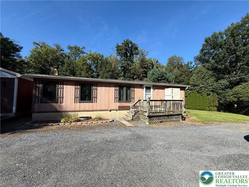 3240 Woodland Dr, Saylorsburg, PA, 18353-7965 | Card Image
