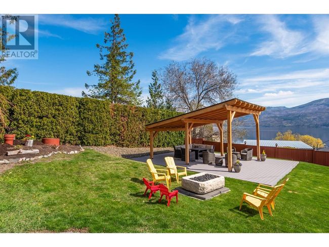 11 - 3701 Beach Ave, Home with 2 bedrooms, 2 bathrooms and 1 parking in Peachland BC | Image 39