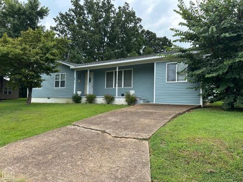 2011 Convent St, Pocahontas, AR, 72455-3032 | Card Image
