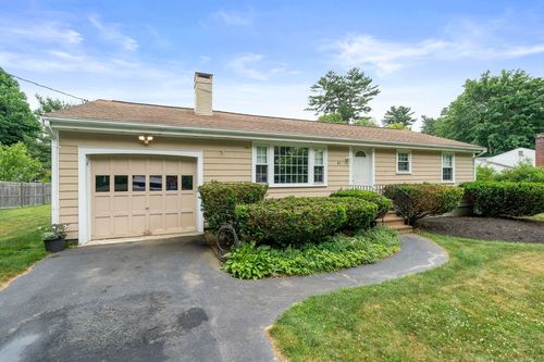 41 Brick Kiln Ln, Pembroke, MA, 02359-1817 | Card Image