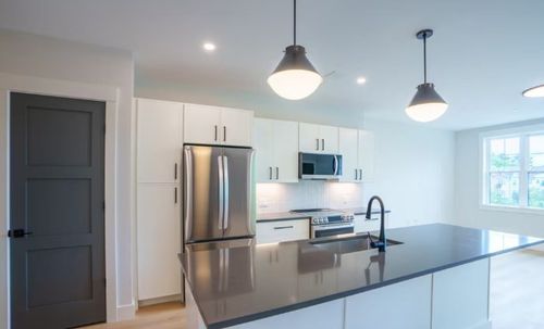 apt-102-100 Plank St, Bedford, MA, 01730-1582 | Card Image