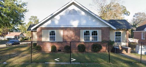202 E Oak St, Tuskegee, AL, 36083-1819 | Card Image