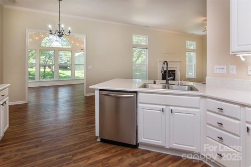 9804 Nottinghill Ln, Charlotte, NC, 28269-5006 | Card Image