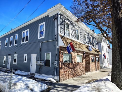 2r-122 Boston St, Salem, MA, 01970 | Card Image