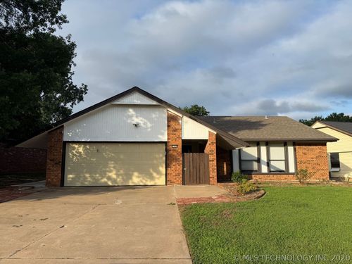 7949 S 85th East Ave, Tulsa, OK, 74133-6508 | Card Image