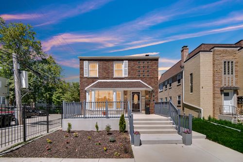 2744 W Catalpa Ave, Chicago, IL, 60625-3216 | Card Image