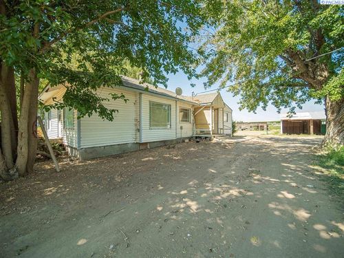 1221 Chase Rd, Grandview, WA, 98930 | Card Image