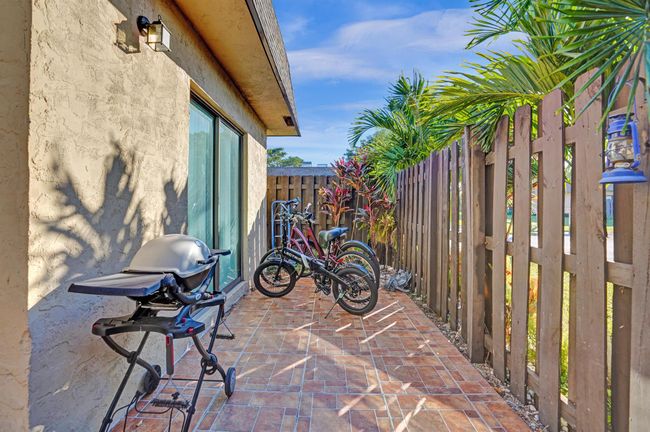 804 Waterview Dr, Condo with 3 bedrooms, 3 bathrooms and null parking in Palm Springs FL | Image 38