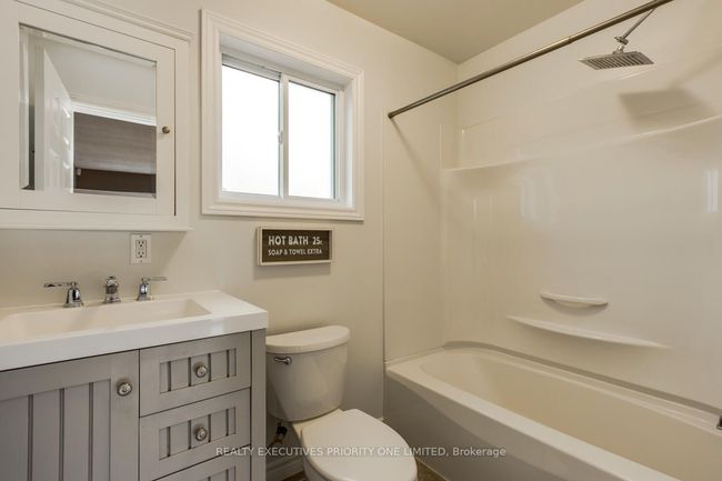 8 Musquake Crt, House other with 3 bedrooms, 1 bathrooms and 4 parking in Tiny ON | Image 12