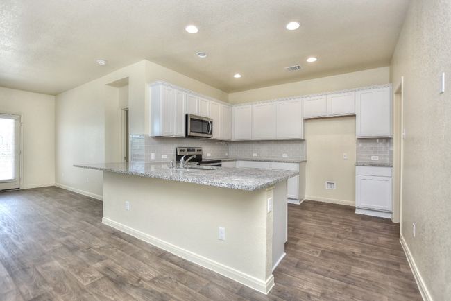 Kitchen | Image 12