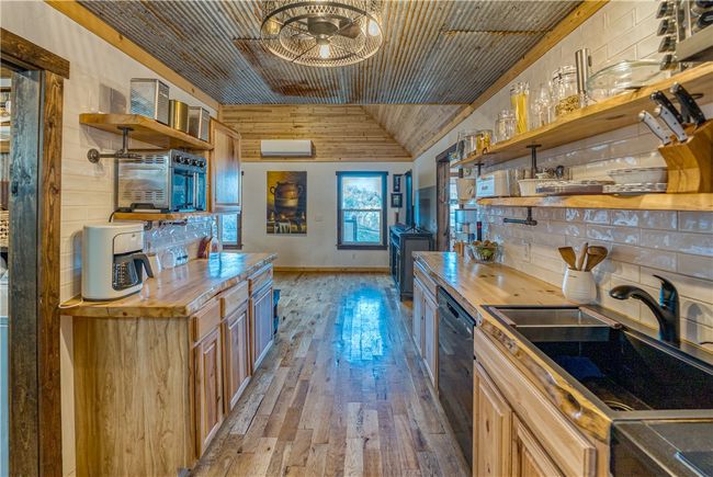 9232 Cranenest Ln W, House other with 2 bedrooms, 3 bathrooms and null parking in Omaha AR | Image 6