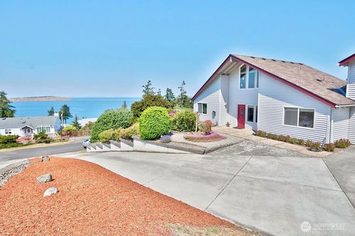 332 Lupine Dr, Sequim, WA, 98382-7611 | Card Image