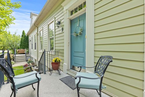 9 Brock St, Niagara on the Lake, ON, L0S1J0 | Card Image