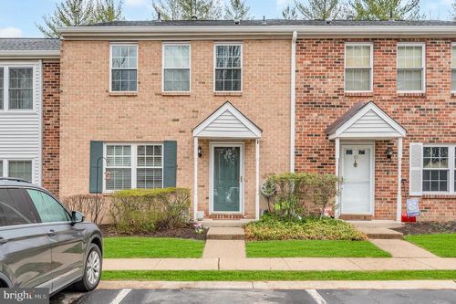 24 Pagoda Ct, LAWRENCEVILLE, NJ, 08648-4830 | Card Image