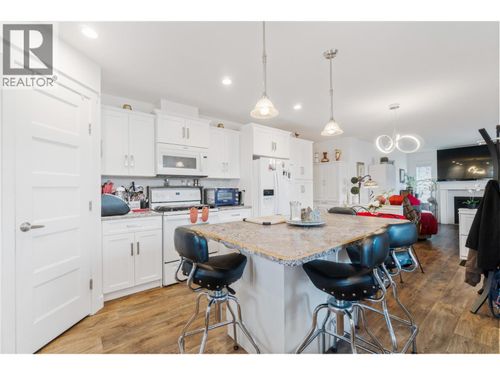 4540 72 Ave Ne, Canoe, BC, V0E1K0 | Card Image