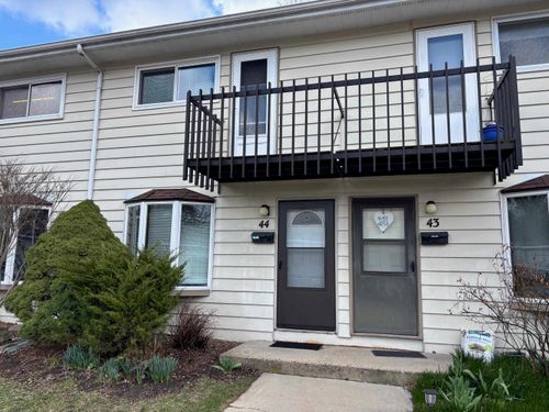 44 N Lakewood Gardens Ln, Madison, WI, 53704-4669 | Card Image