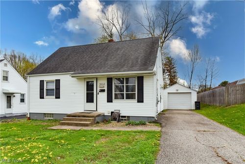 3864 Louise St, Mogadore, OH, 44260-1452 | Card Image