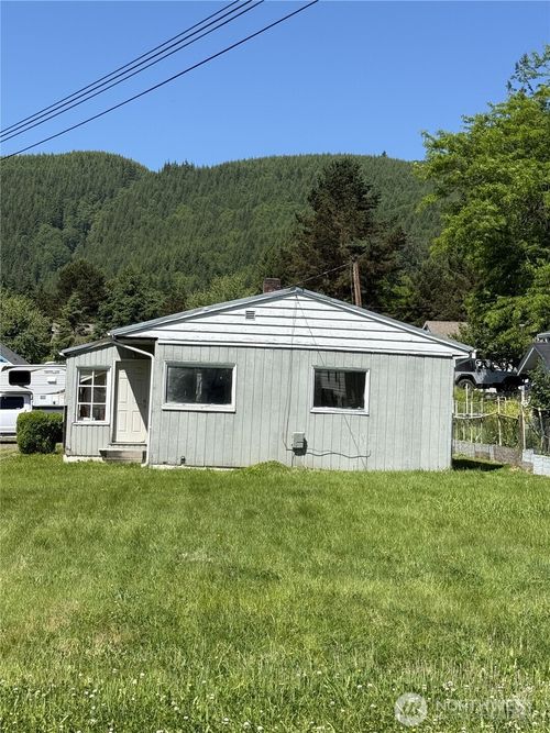 1210 Willapa Street, Raymond, WA, 98577 | Card Image