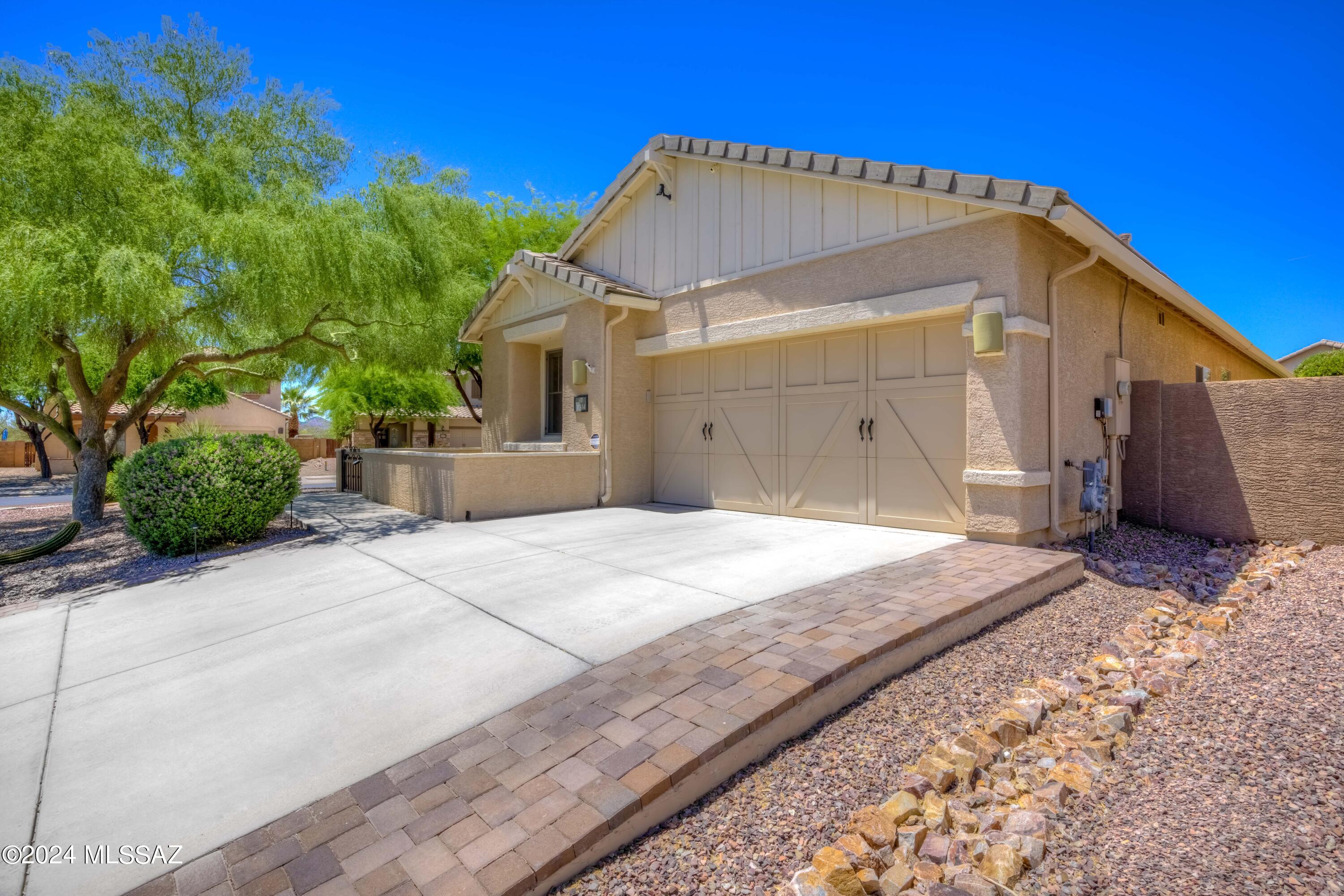 Varese Way, Tucson, AZ 85755