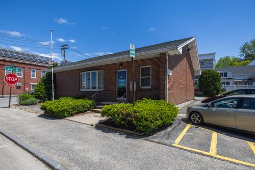 34 Bates St, Lewiston, ME, 04240-7606 | Card Image