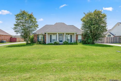 24610 Rolling Meadow Dr, Denham Springs, LA, 70726-6852 | Card Image