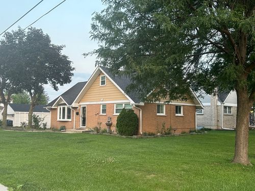 411 E Le Moyne Ave, Northlake, IL, 60164-2611 | Card Image