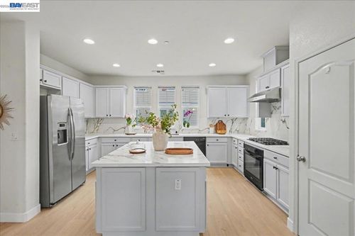 6380 Monterey Way, Dublin, CA, 94568-2837 | Card Image