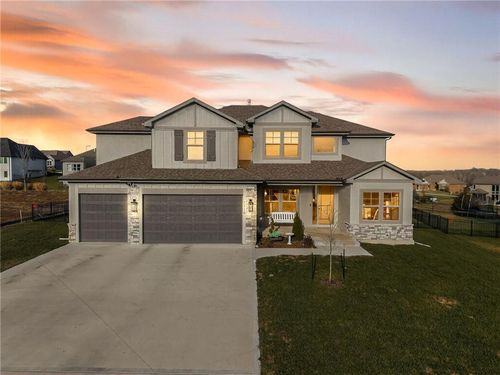 1116 Hummingbird Ct, Greenwood, MO, 64034-9638 | Card Image