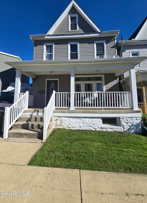 311 E Bell Ave, Altoona, PA, 16602-5203 | Card Image