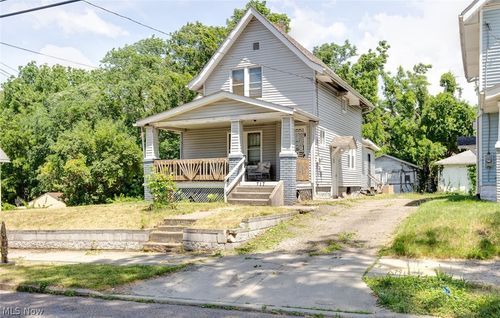 717 Fern St, Akron, OH, 44307-1816 | Card Image