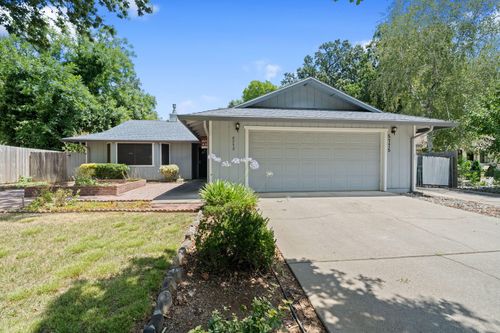 5775 Farm House Lane, Redding, CA, 96001 | Card Image