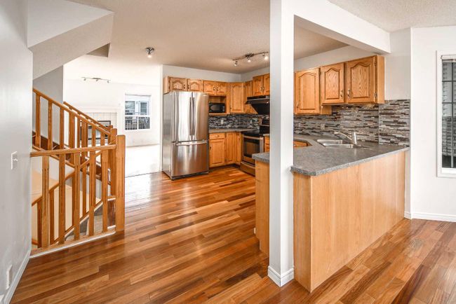 26 Silvergrove Close Nw, Home with 3 bedrooms, 2 bathrooms and 2 parking in Calgary AB | Image 7