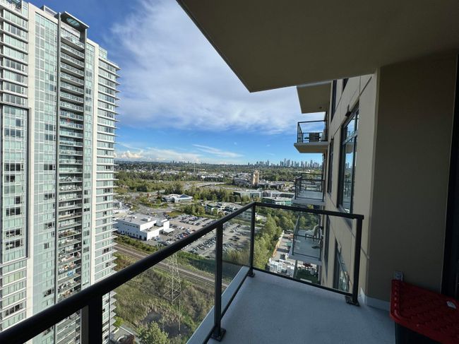 2804 - 2355 Madison Avenue, Condo with 3 bedrooms, 2 bathrooms and 2 parking in Burnaby BC | Image 7