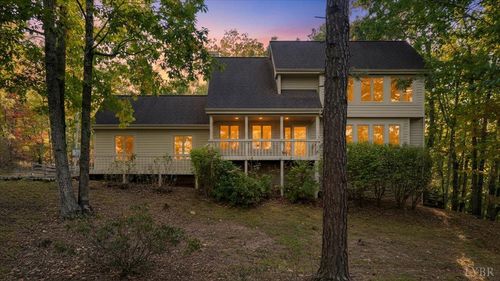 4331 Fox Croft Cir, Roanoke, VA, 24018-8945 | Card Image