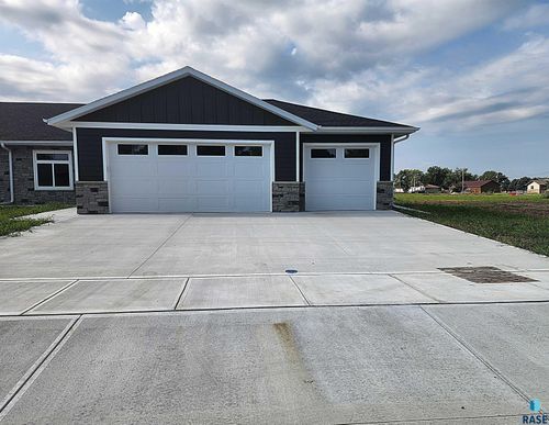 431 E Center Ave Avenue, Salem, SD, 57058 | Card Image