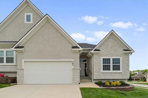 a-793 Ne Algonquin St, Lee's Summit, MO, 64064-8037 | Card Image