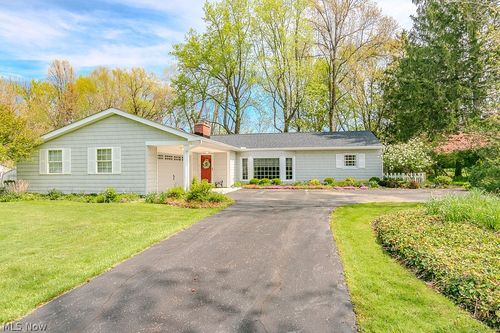 7761 Fairlawn Dr, Mentor, OH, 44060-7014 | Card Image