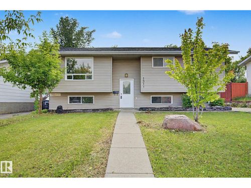 1511 75 St Nw, Edmonton, AB, T6K3G2 | Card Image