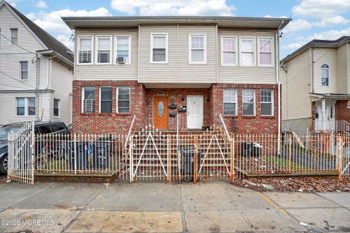97 Clinton Pl, Newark, NJ, 07108-1209 | Card Image