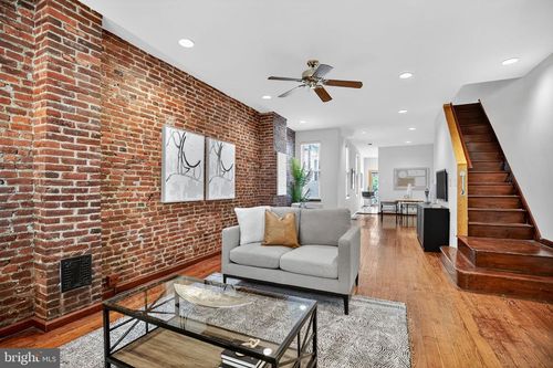 2424 Lombard St, PHILADELPHIA, PA, 19146-1023 | Card Image