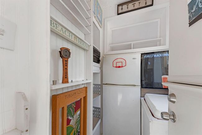 Check out this poolside bar with pass through window for serving. | Image 36