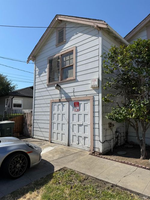 290 E 16th St, Pittsburg, CA, 94565-3807 | Card Image