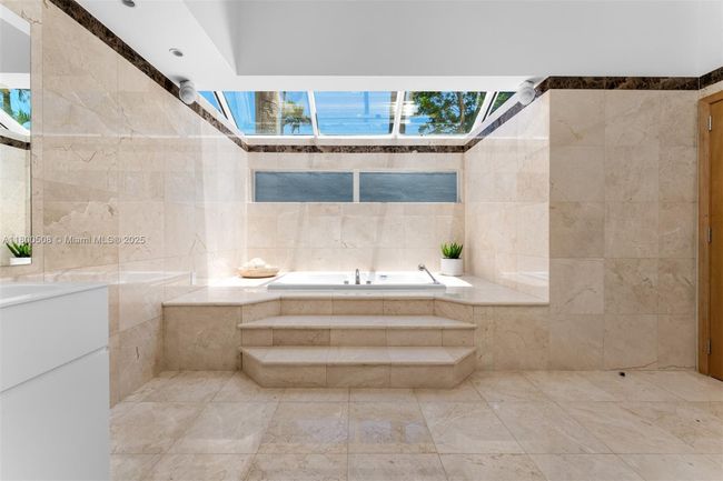9500 Sw 60 Th Ct, House other with 6 bedrooms, 9 bathrooms and null parking in Pinecrest FL | Image 12