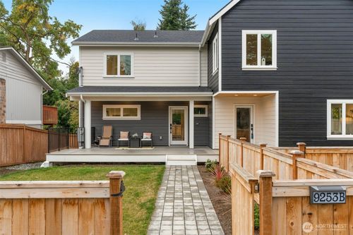 b-9253 6th Ave Nw, Seattle, WA, 98117-2120 | Card Image