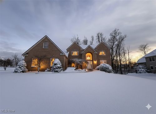 8019 Washington Ave, North Royalton, OH, 44133-2988 | Card Image